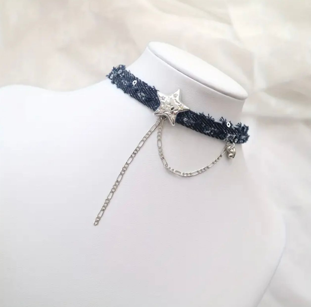 Kot Denim Yıldız Choker Kolye – Zincir & Pul Detaylı, Ayarlanabilir