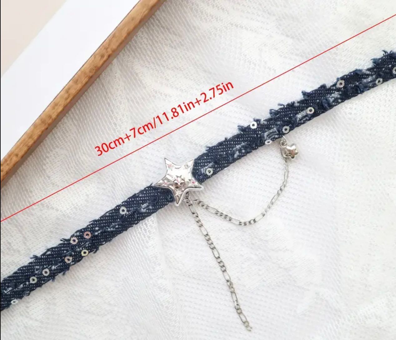 Kot Denim Yıldız Choker Kolye – Zincir & Pul Detaylı, Ayarlanabilir